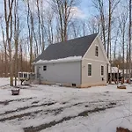 Pocono Lake Home With Community Perks Hike And Ski!