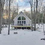 Pocono Lake Home With Community Perks Hike And Ski!