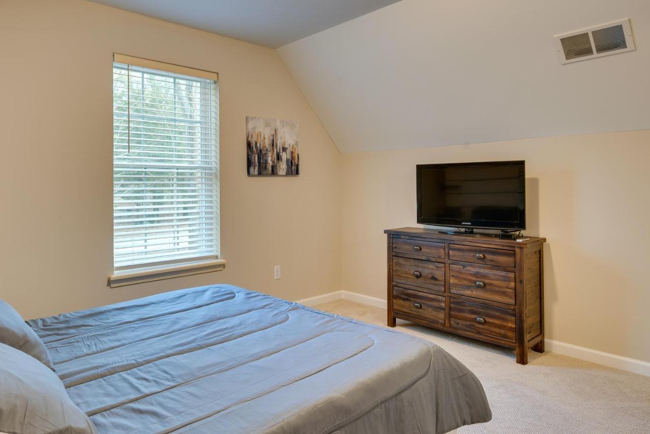 Pocono With Community Perks Hike And Ski! Сasa de vacaciones Pocono Lake