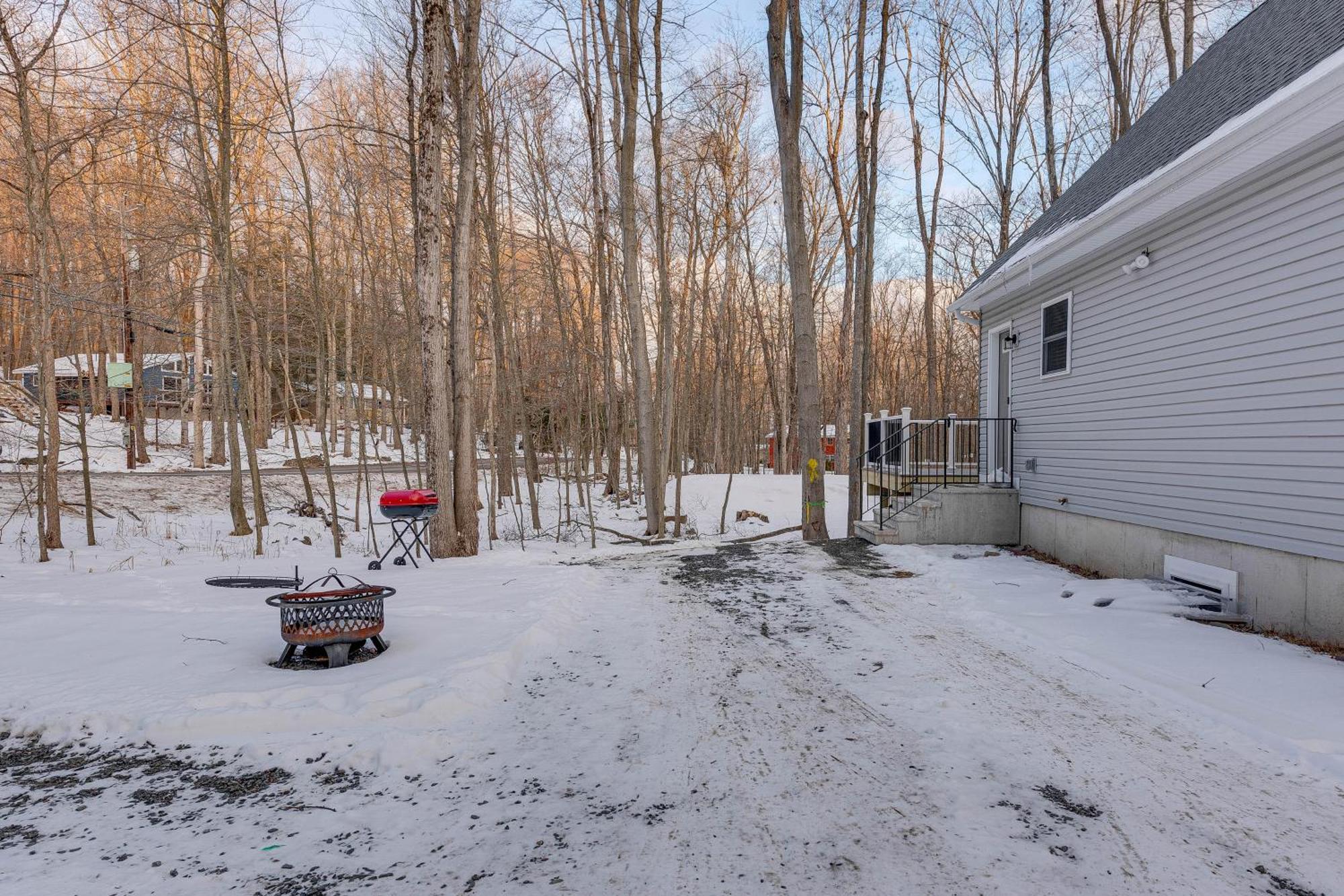 Pocono With Community Perks Hike And Ski!